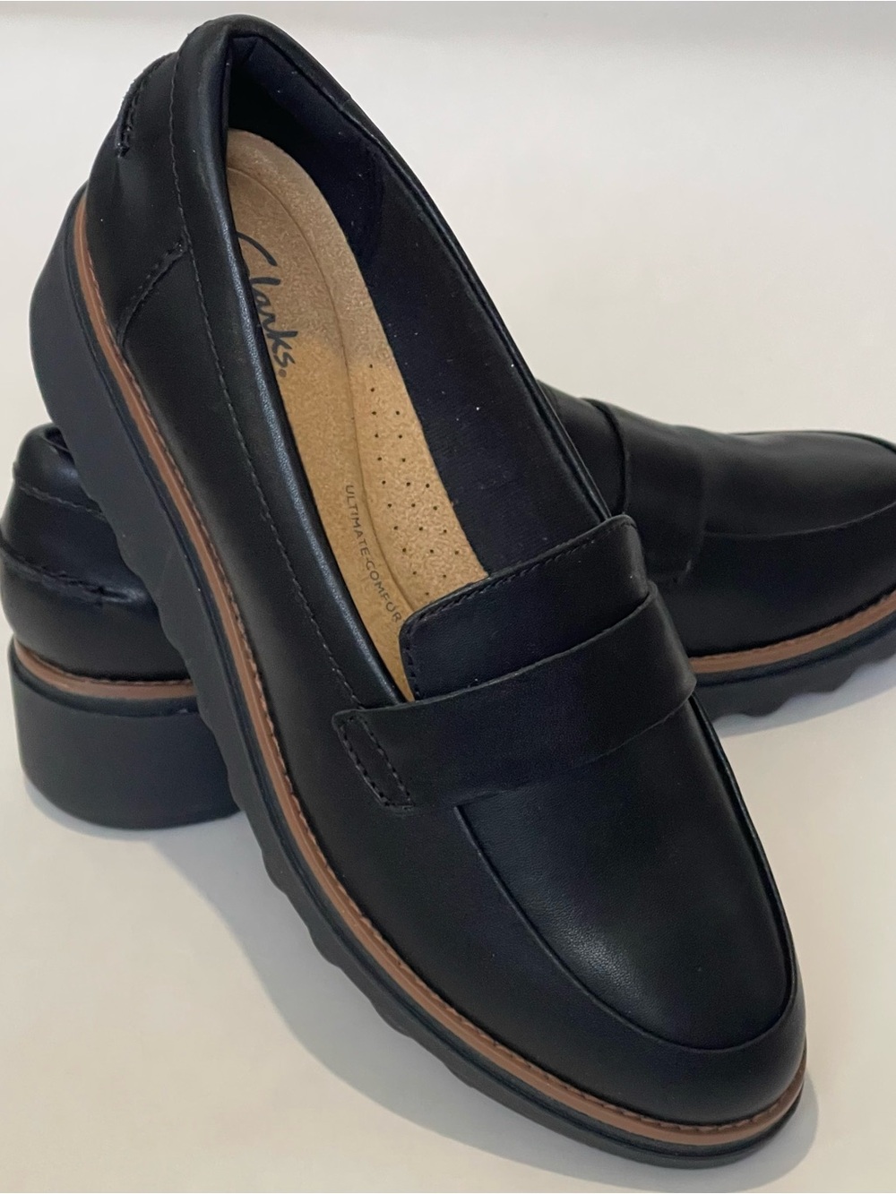 Clarks NWT Collection Women's black leather loafers size 8